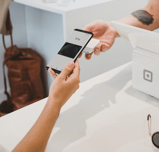 clay-banks-XvS-uKUoUao-unsplash 1